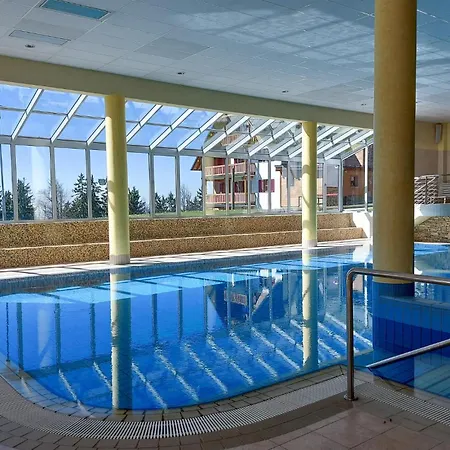 Lovely In Pohorje With Swimming Pool הוקו פורז'ה